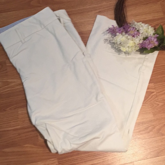 Tommy Hilfiger Pants - Cream TOMMY HILFIGER relaxed leg drew pants sz 16